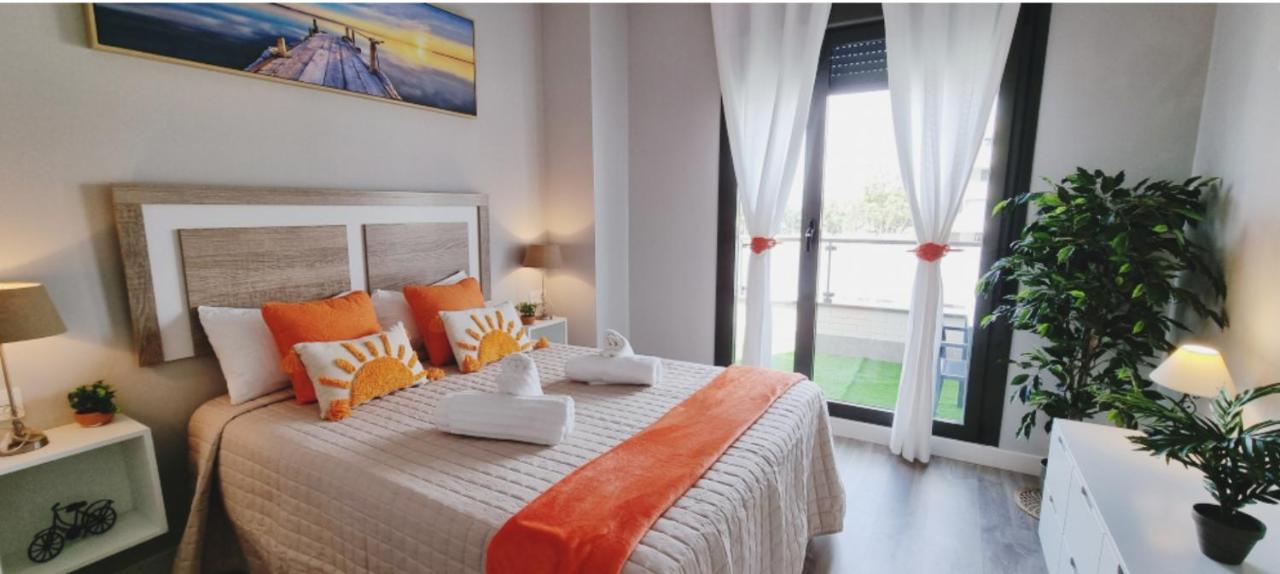 Excellent Location- Beach, Pool, Telework, 2 Bikes, Parking & Wifi Gratis At "Casa Carol'S" Torremolinos Exterior foto